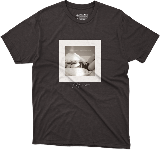 The Manuscript Playera (Corte Regular)