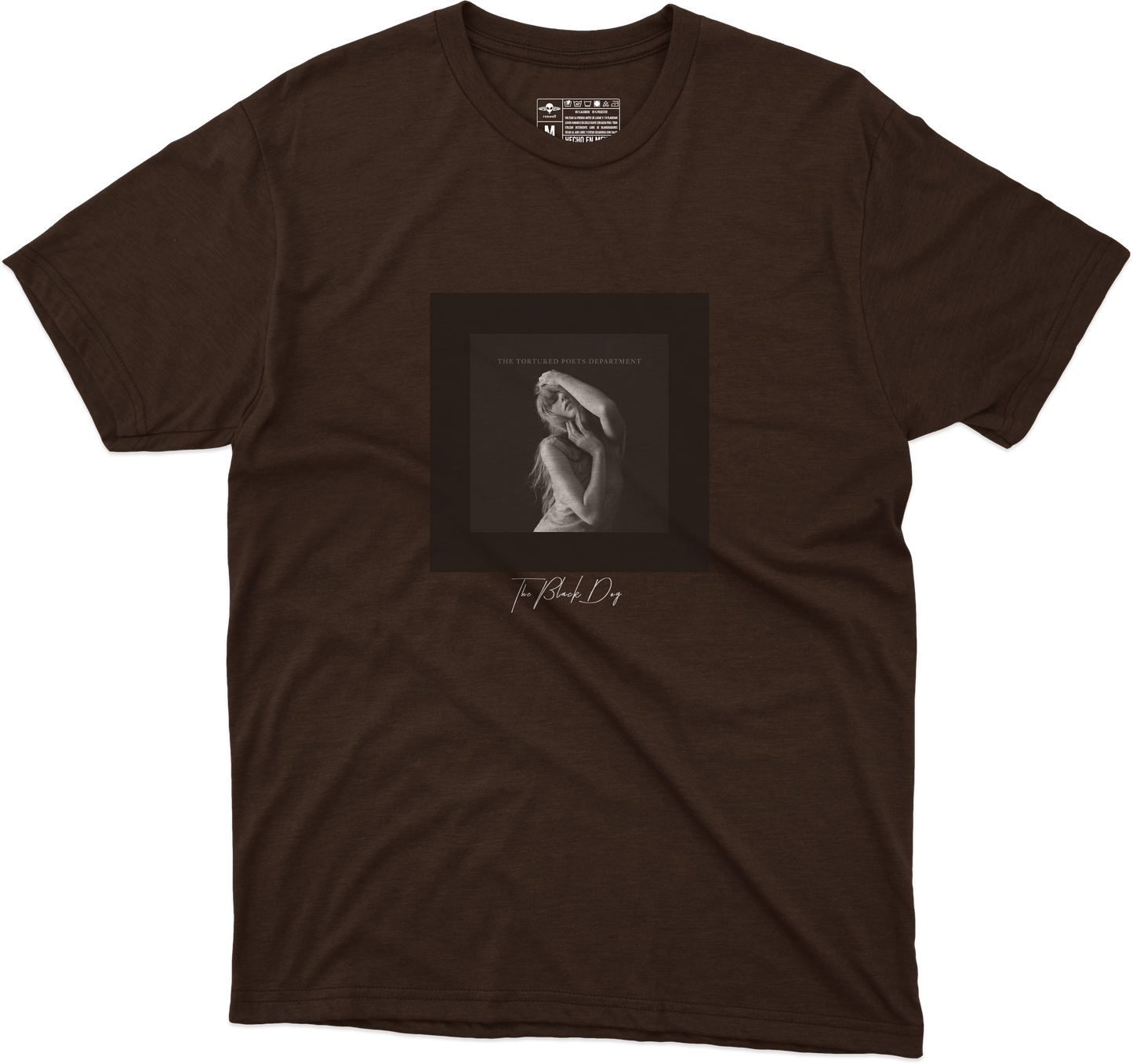 The Black Dog Playera (Corte Regular)